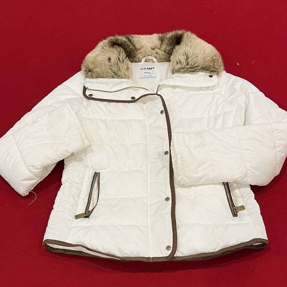 Old Navy White Puffer Jacket with Faux Fur Collar